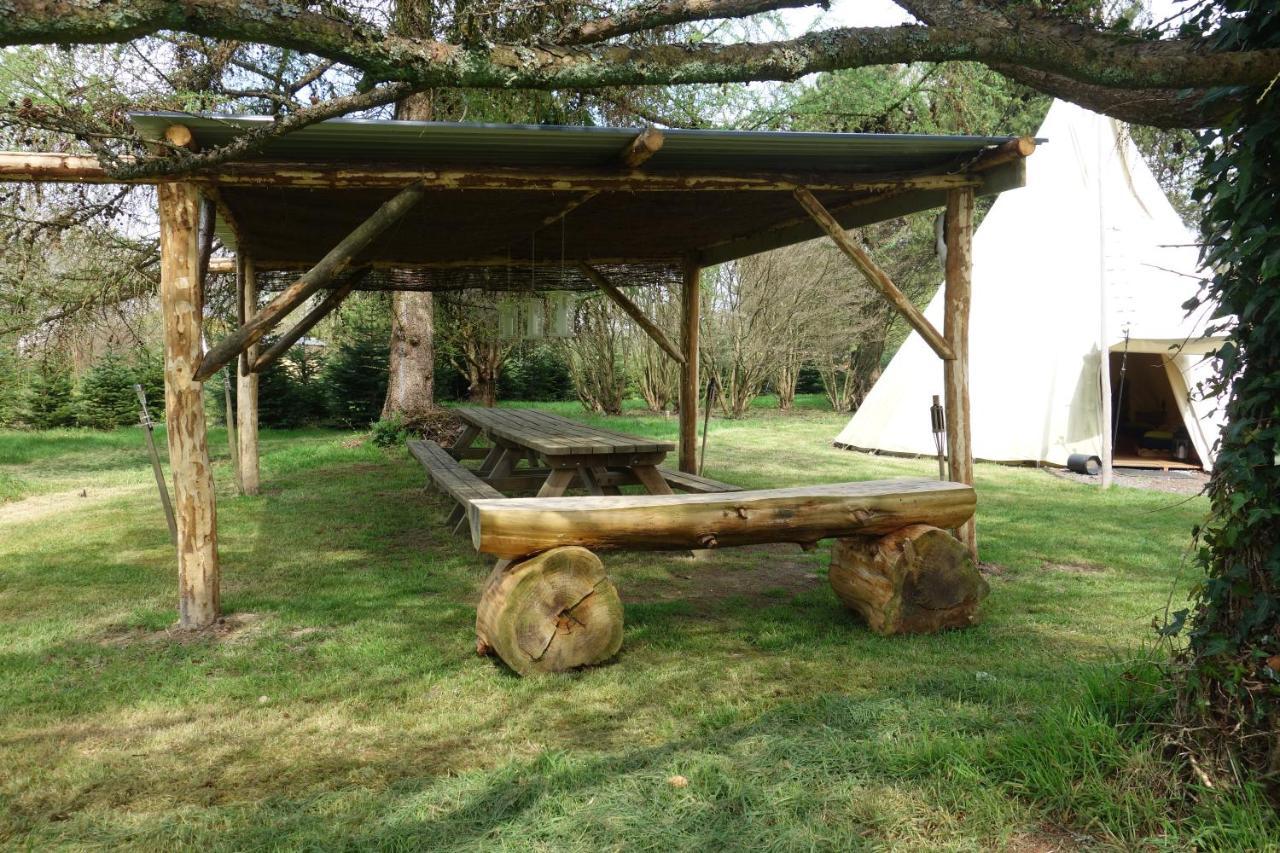Levaltipis Hotel Saint-Gâtien-des-Bois Buitenkant foto