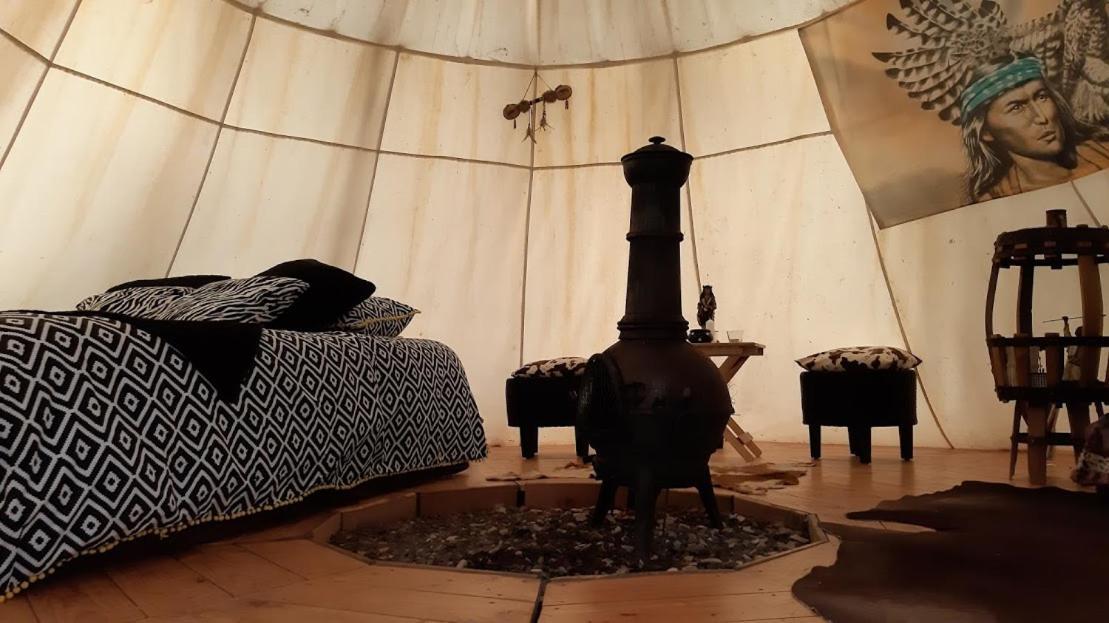 Levaltipis Hotel Saint-Gâtien-des-Bois Buitenkant foto